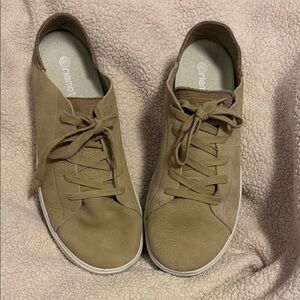 Reef Tan Low-Top Lace-Up Sneakers